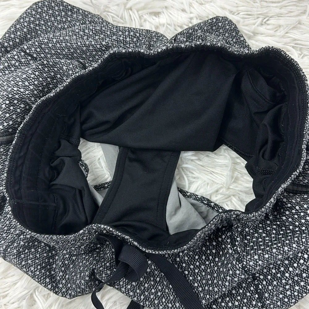 Lululemon Hotty Hot Short (Reflective) Frozen Fizz Reflective Silver - Picture 4 of 6